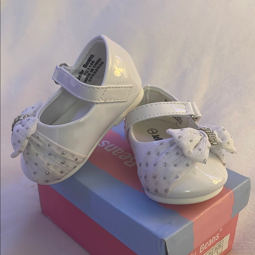 Jelly Beans White Dress Shoes with Bow and Silver Detail